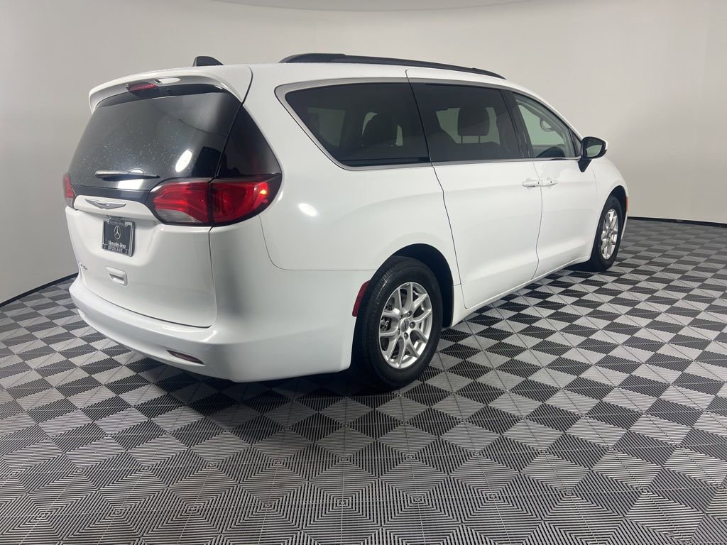 Used 2021 Chrysler Voyager Lxi image 8
