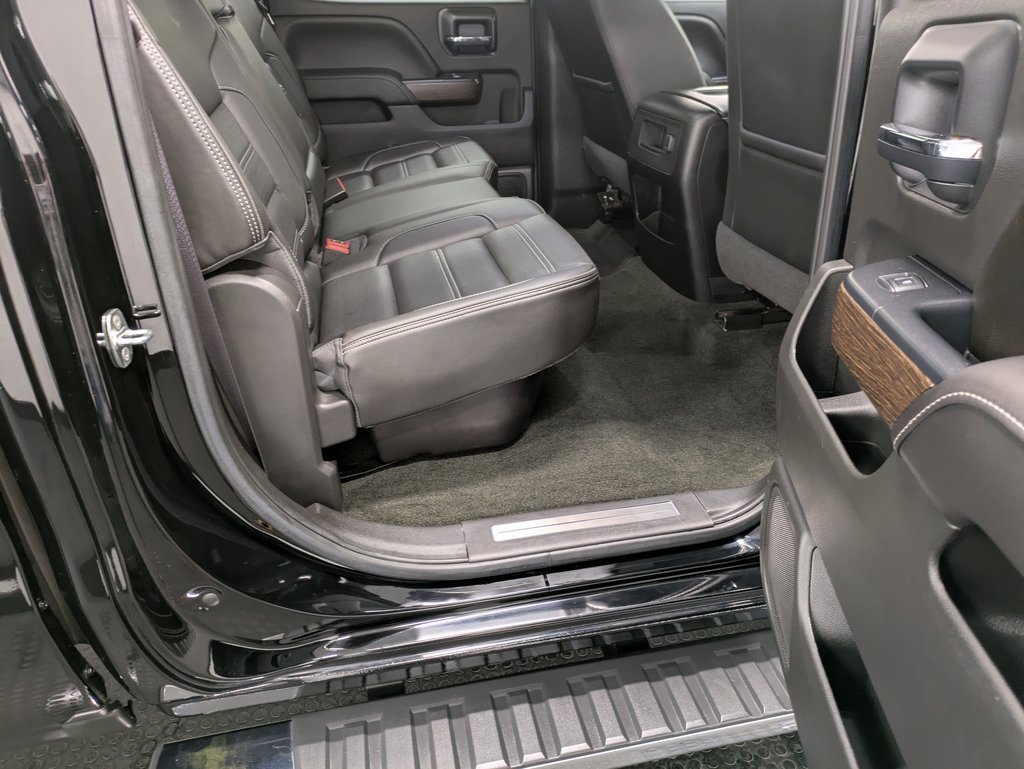 Used 2017 GMC Sierra 3500 Denali w/ Duramax Plus Package image 26