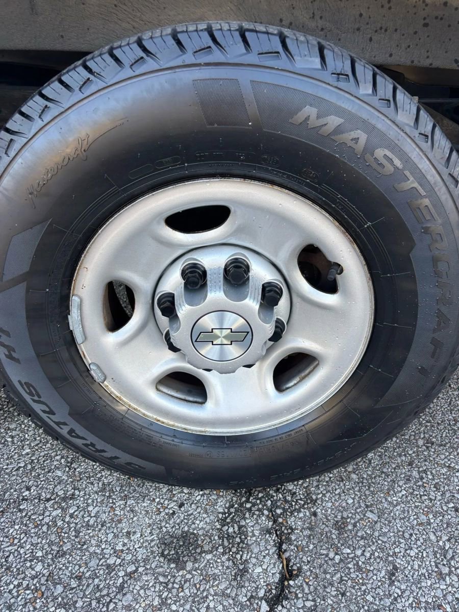 Used 2021 Chevrolet Express 2500 w/ Driver Convenience Package image 25