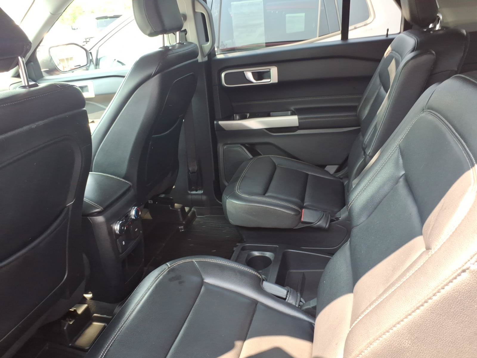 Used 2020 Ford Explorer XLT w/ Equipment Group 202A AWD/4WD image 8