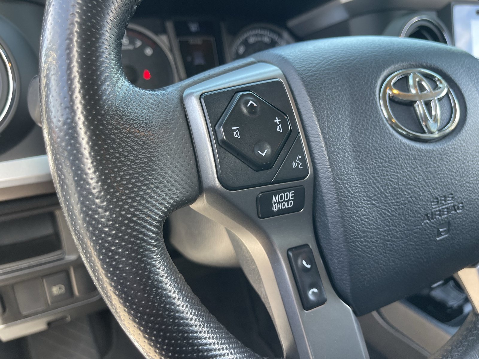 Used 2019 Toyota Tacoma SR5 RWD image 25
