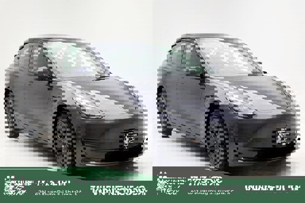 Used 2023 Tesla Model 3 Standard Range image 1