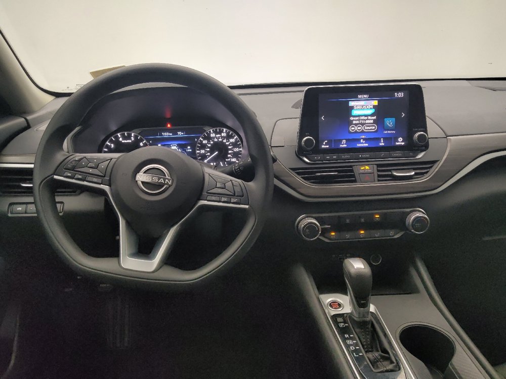 Used 2025 Nissan Altima 2.5 SV FWD image 22