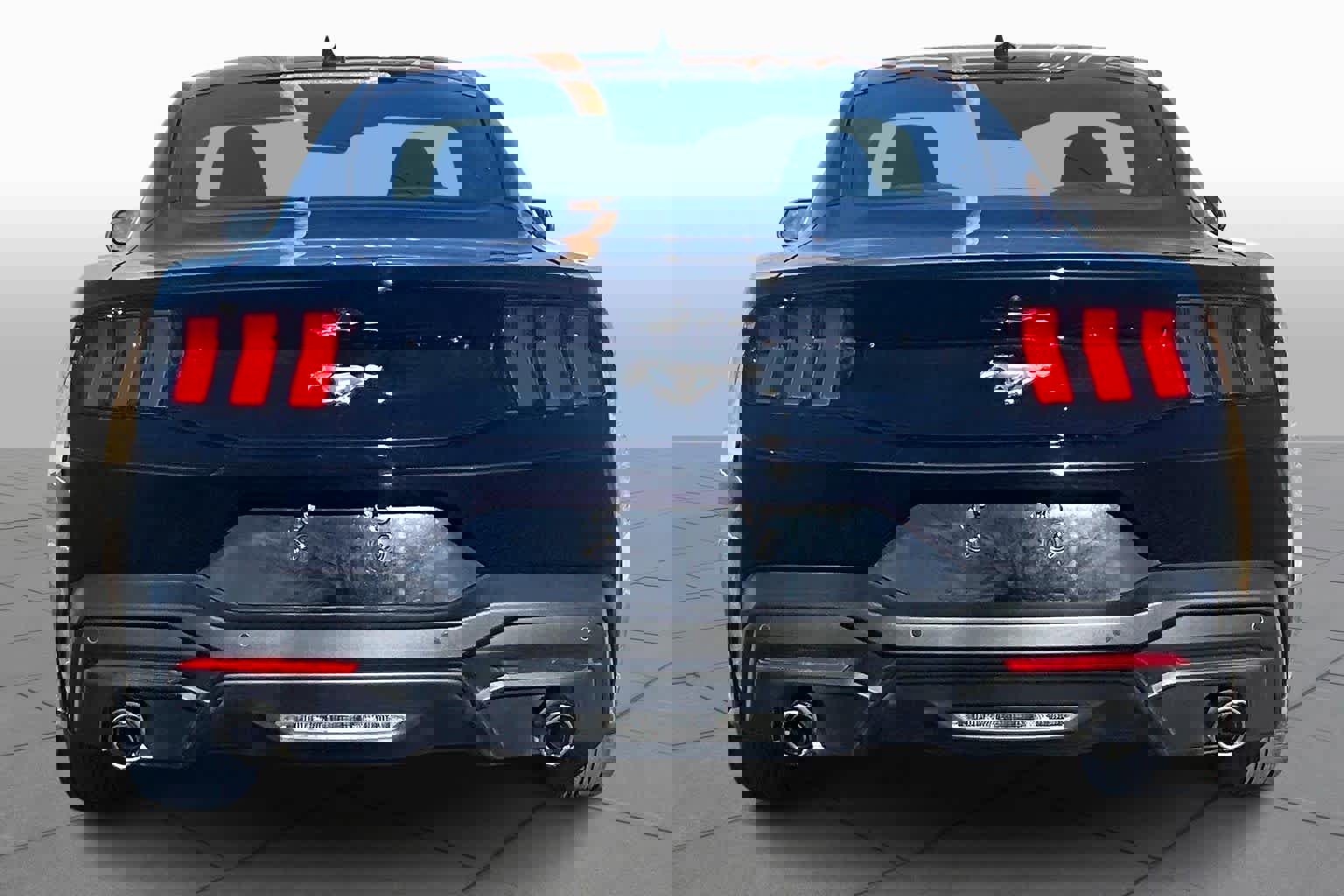 Used 2025 Ford Mustang Coupe image 4