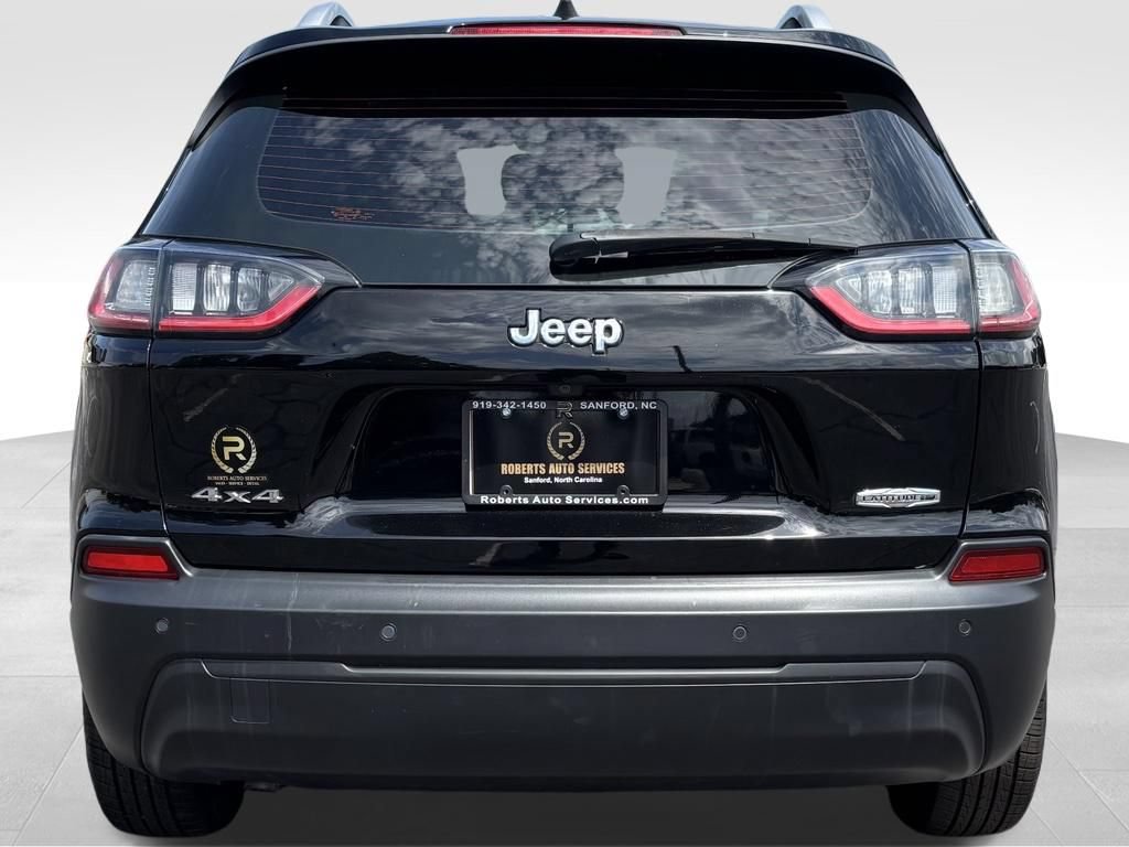 Used 2019 Jeep Cherokee Latitude Plus w/ Cold Weather Group AWD/4WD image 4