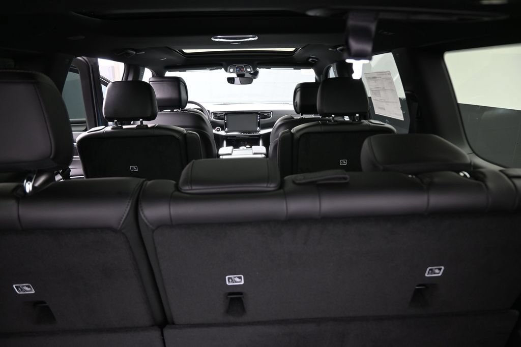 New 2026 Jeep Grand Wagoneer 4WD image 16