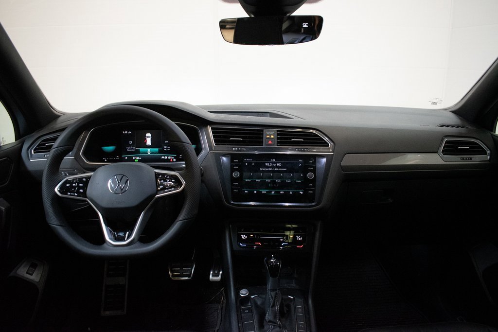 Used 2022 Volkswagen Tiguan SE R-Line image 11