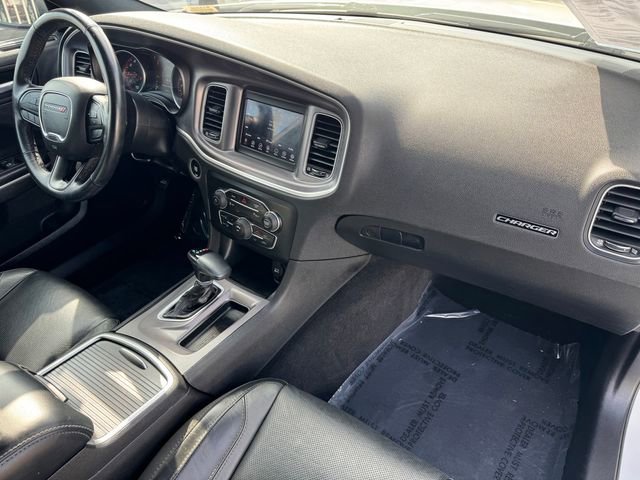 Used 2022 Dodge Charger SXT w/ Leather Interior Group image 5