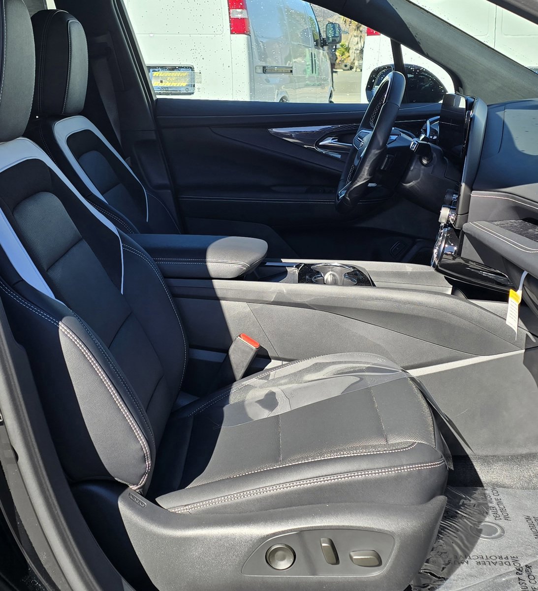 Used 2025 Chevrolet Blazer EV LT w/ Super Cruise Package AWD/4WD image 11