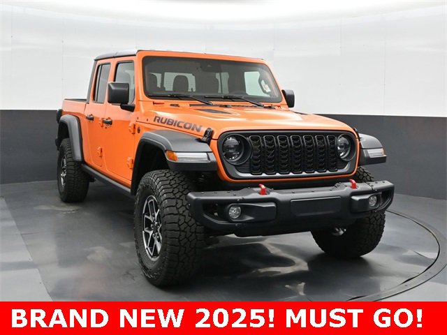 New 2025 Jeep Gladiator Rubicon w/ Steel Bumper Group video 1