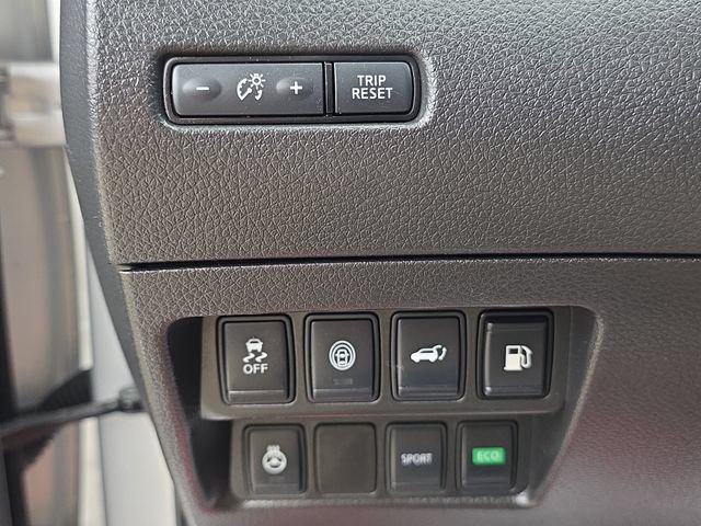 Used 2018 Nissan Rogue SL FWD image 35