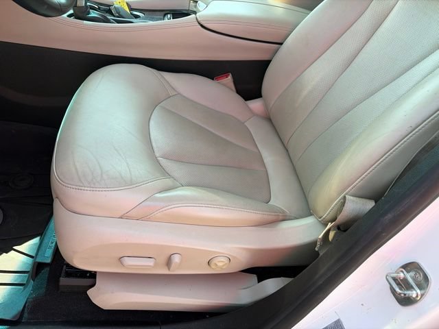 Used 2019 Buick Envision Essence FWD image 6