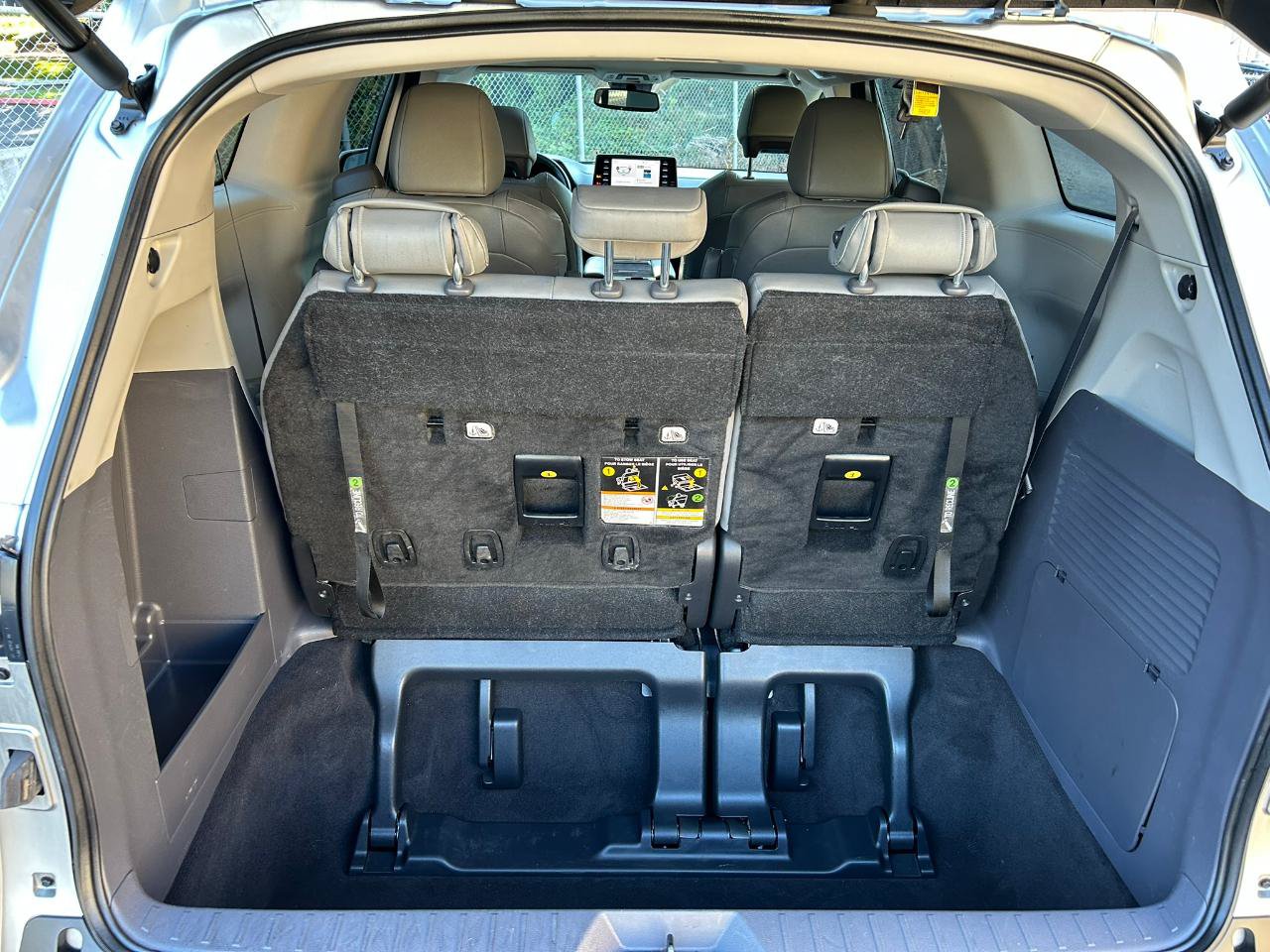 Used 2023 Toyota Sienna XLE AWD/4WD image 13