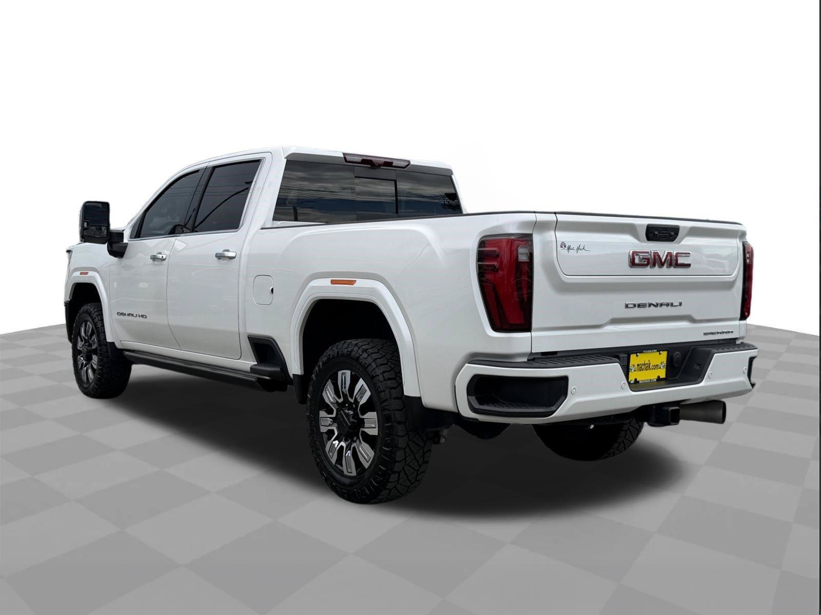 Used 2024 GMC Sierra 3500 Denali w/ Denali Reserve Package AWD/4WD image 3