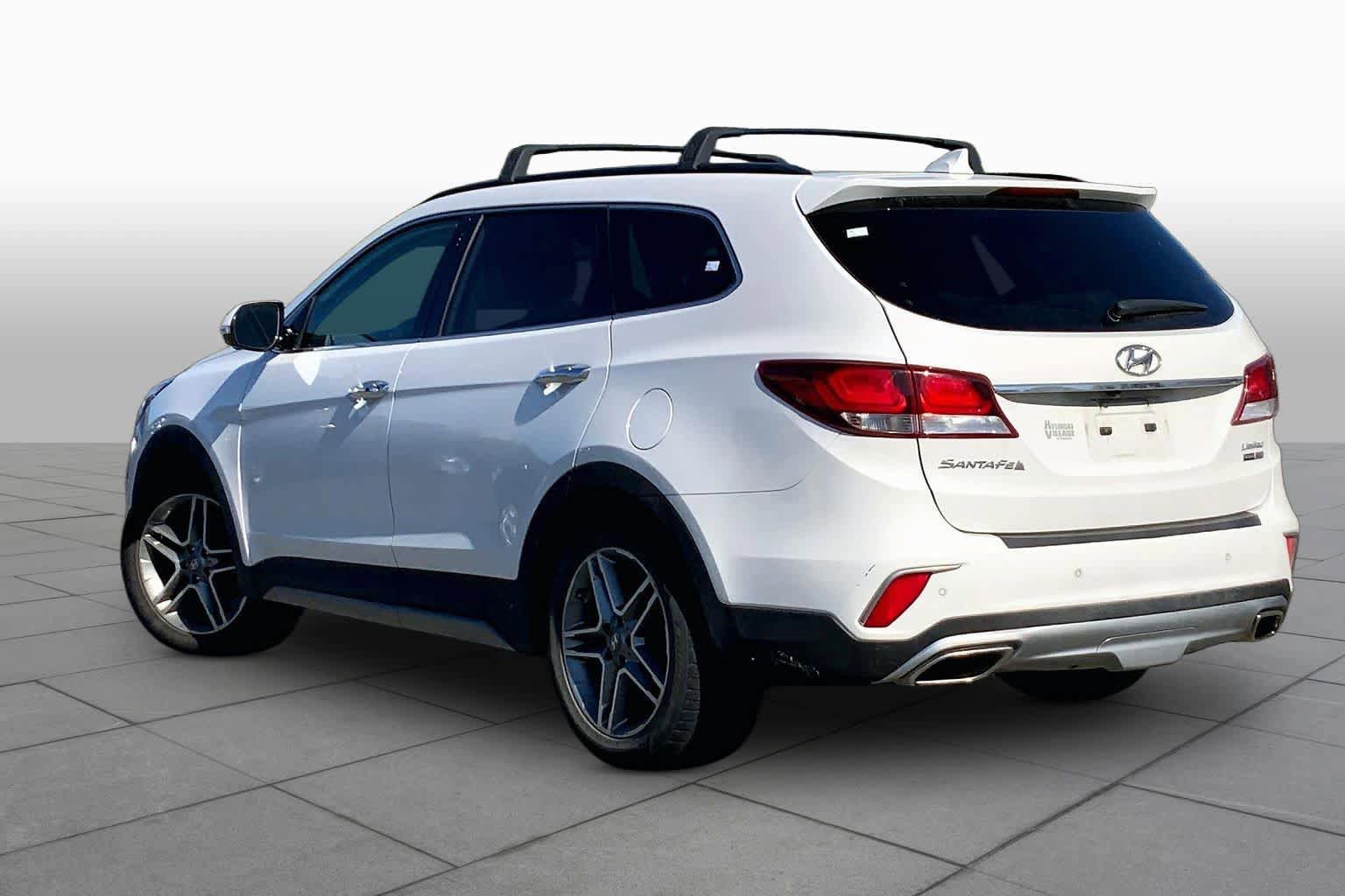 Used 2018 Hyundai Santa Fe Limited AWD/4WD image 12