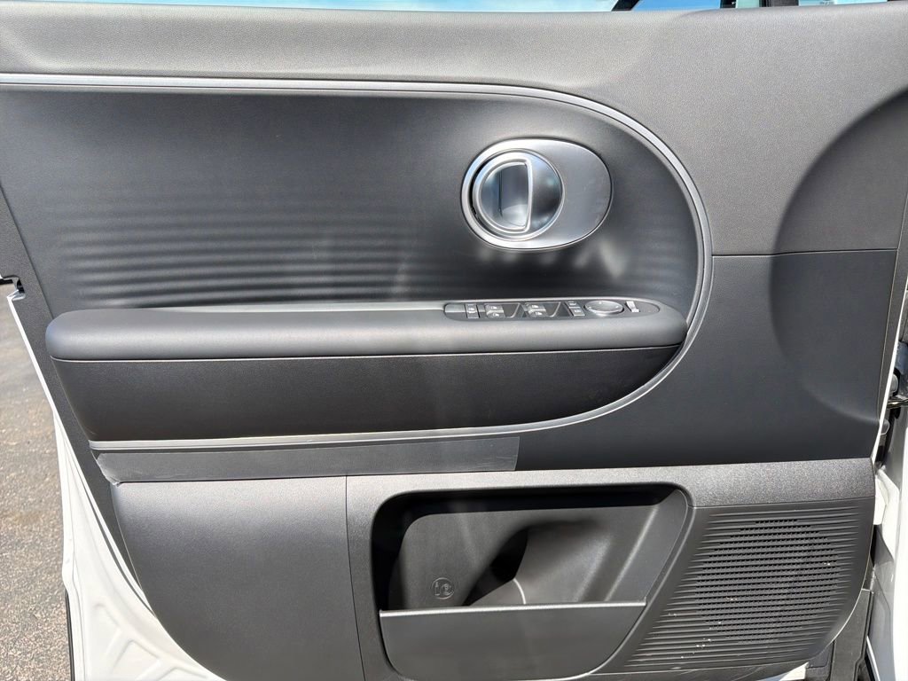 New 2026 Hyundai Ioniq 9 SE image 10