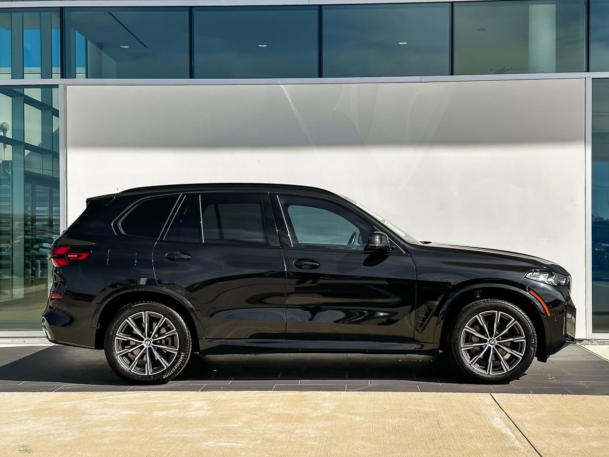 Certified 2024 BMW X5 sDrive40i w/ M Sport Package image 3