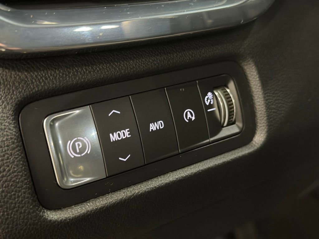 Certified 2025 GMC Acadia Elevation AWD/4WD image 35