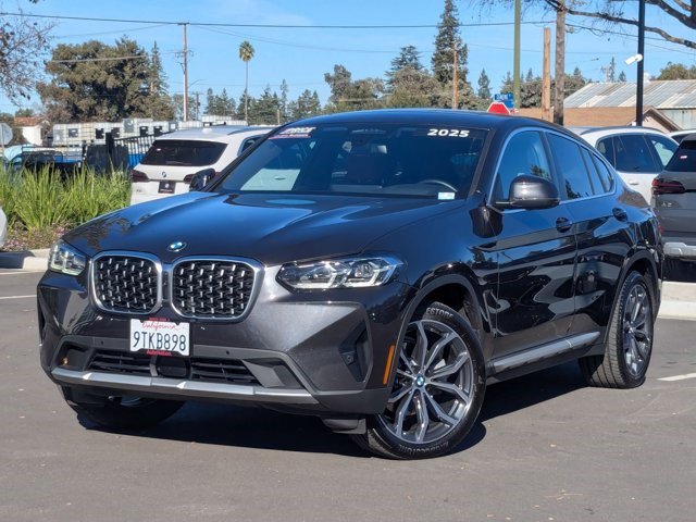 Used 2025 BMW X4 xDrive30i w/ Premium Package image 1