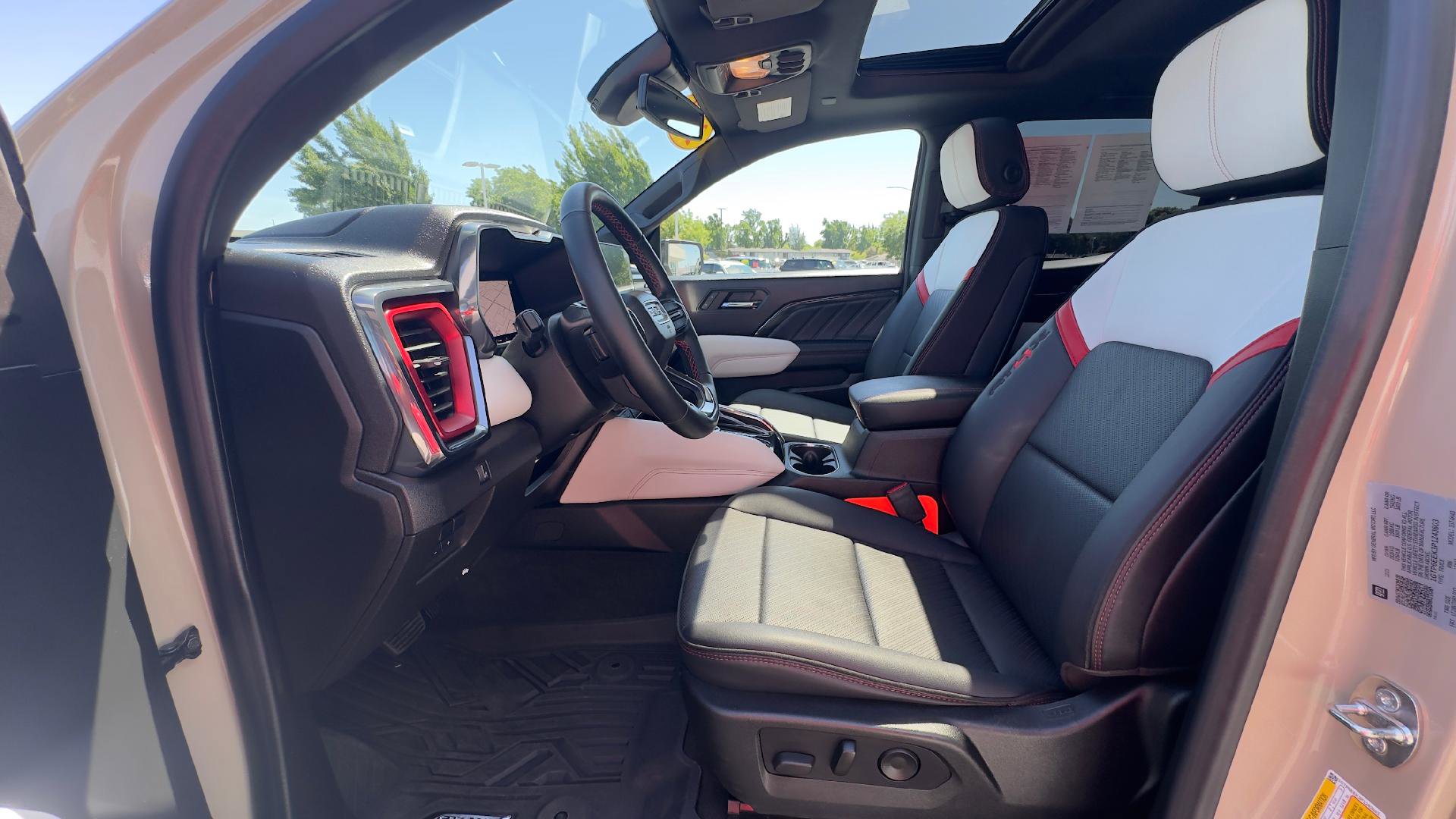 Used 2023 GMC Canyon AT4X AWD/4WD image 15
