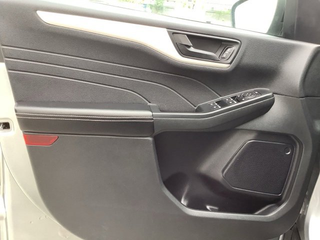 Used 2022 Ford Escape SE w/ SE Sport Appearance Package image 16