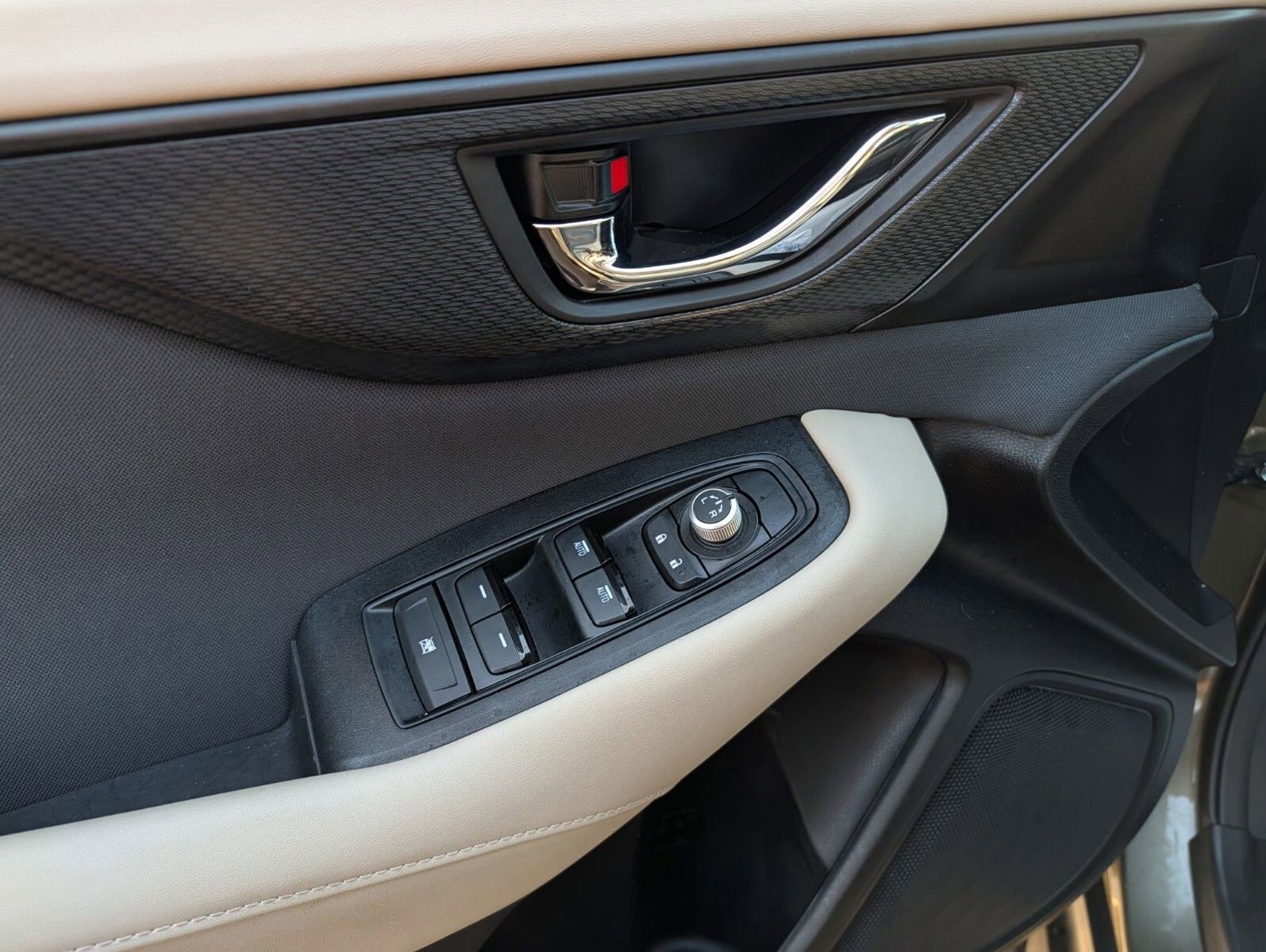 Certified 2025 Subaru Outback Premium w/ Popular Package #1A AWD/4WD image 25