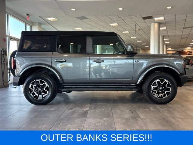 Used 2023 Ford Bronco Outer Banks AWD/4WD image 2