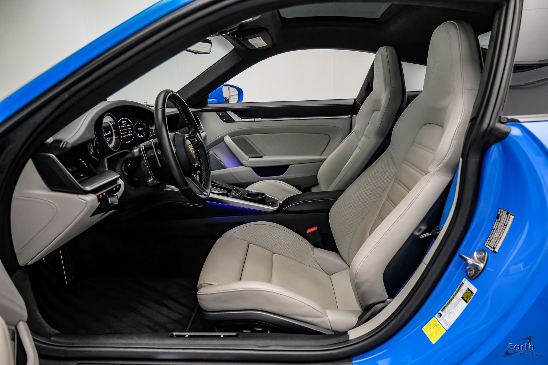 Used 2022 Porsche 911 Turbo S image 38