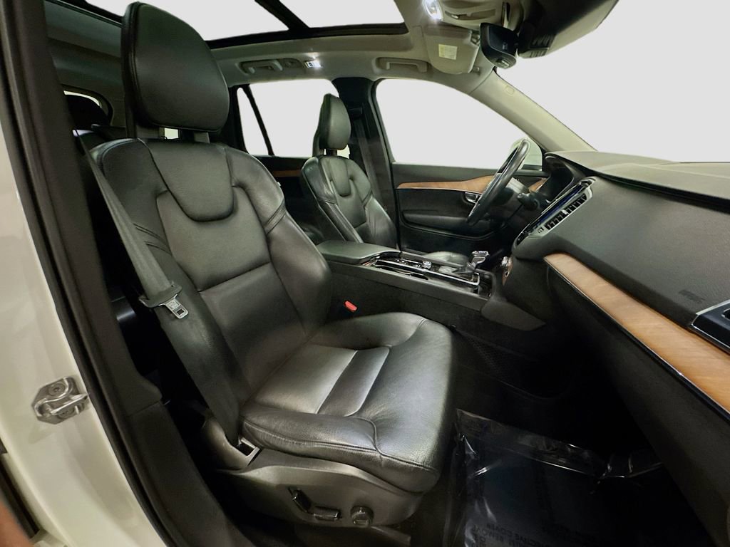 Used 2021 Volvo XC90 T6 Momentum w/ Protection Package Premier image 38