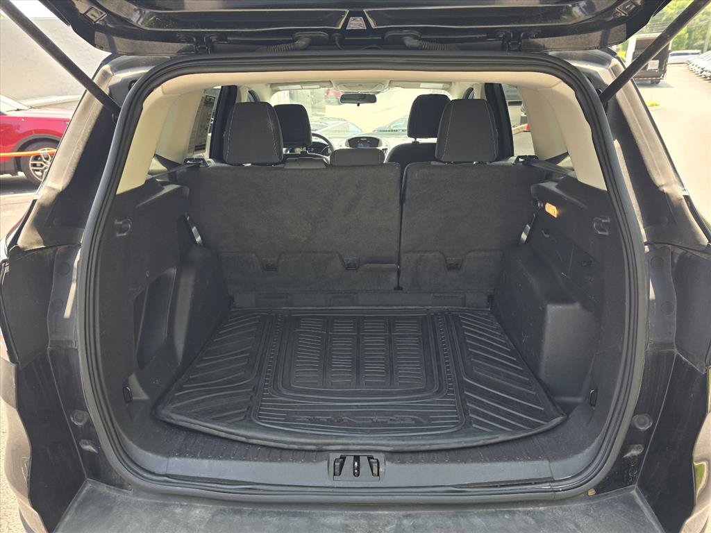 Used 2017 Ford Escape SE w/ SE Cold Weather Package FWD image 25