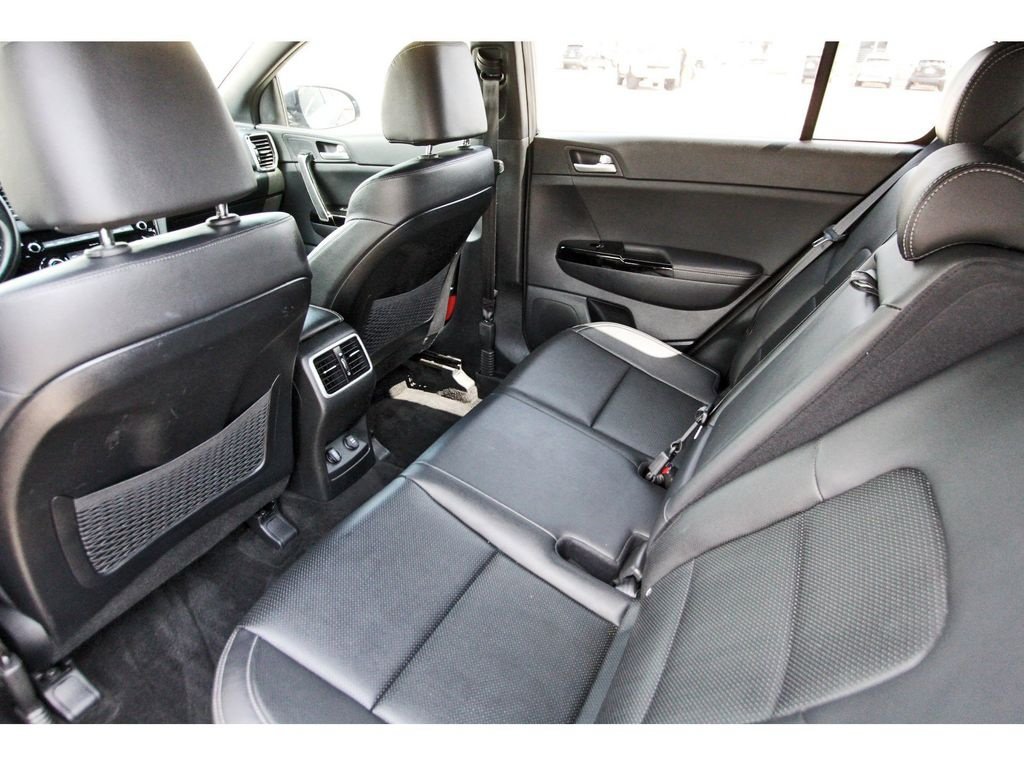Used 2022 Kia Sportage Nightfall Edition w/ Nightfall Fwd Premium Package image 6