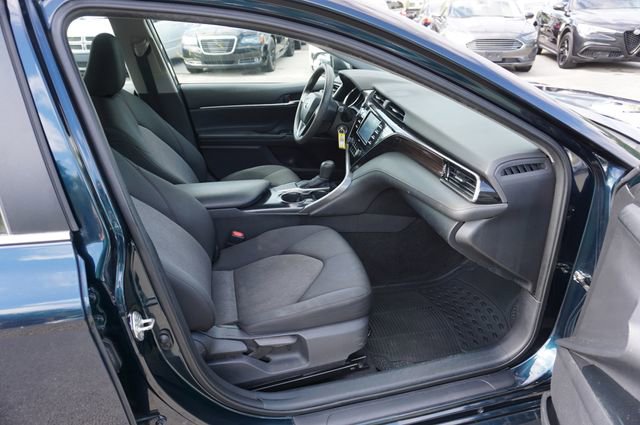 Used 2020 Toyota Camry LE FWD image 3