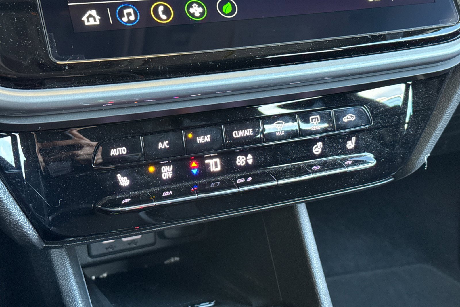 Used 2023 Chevrolet Bolt EUV LT w/ Comfort Package image 28