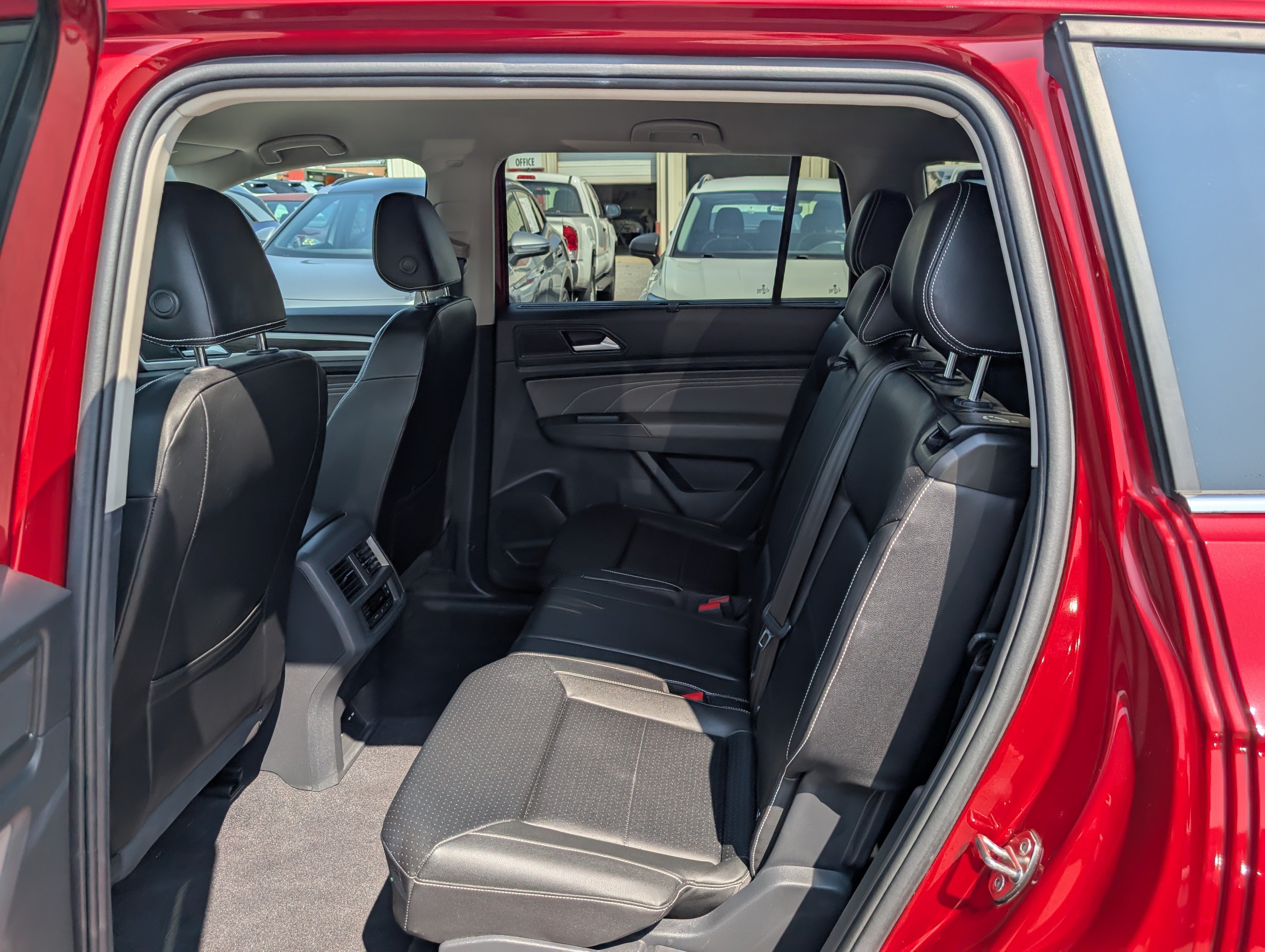 Used 2023 Volkswagen Atlas SE AWD/4WD image 17