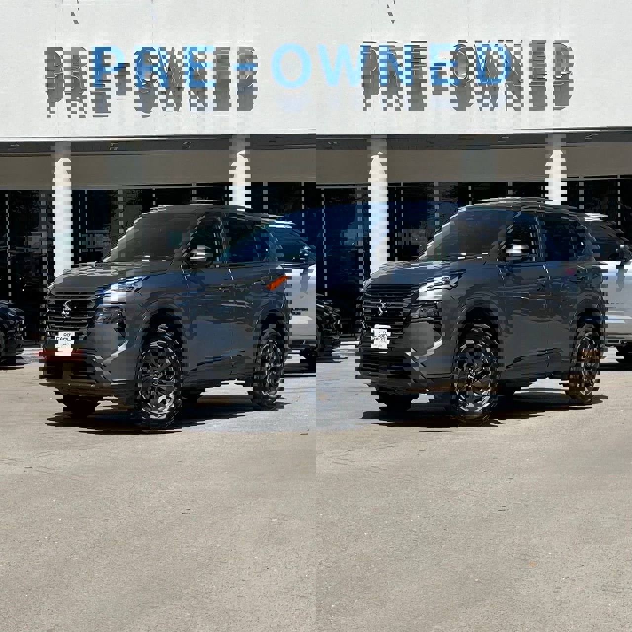 Used 2024 Nissan Rogue SV image 1