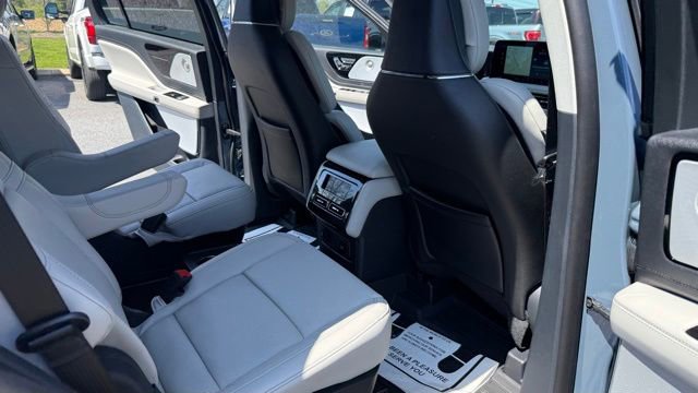 Used 2026 Lincoln Aviator Reserve AWD/4WD image 28