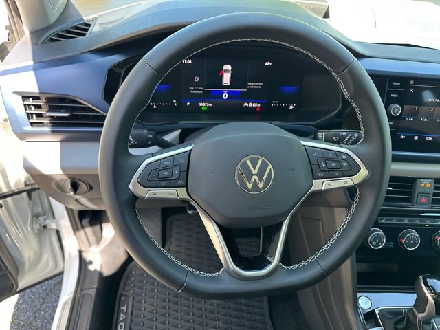 Used 2023 Volkswagen Taos SE w/ Panoramic Sunroof Package FWD image 23