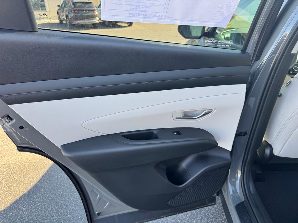 New 2025 Hyundai Tucson SEL image 16