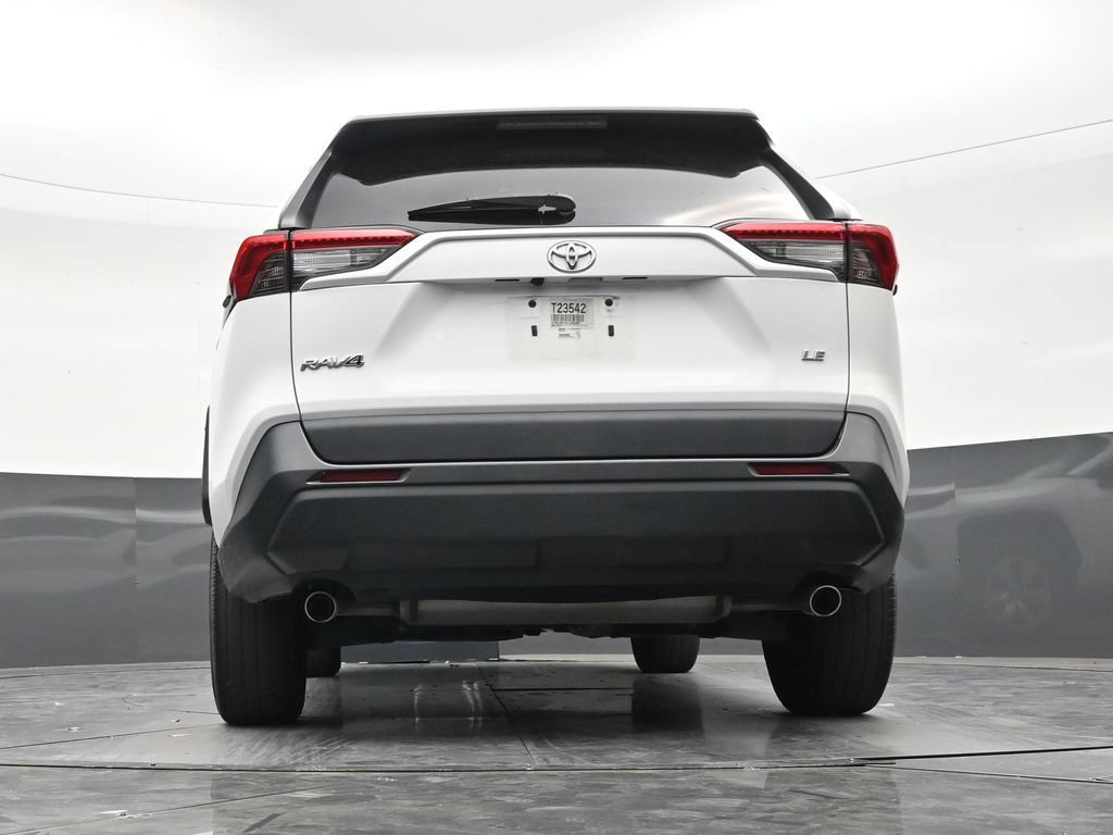 Used 2020 Toyota RAV4 LE FWD image 23