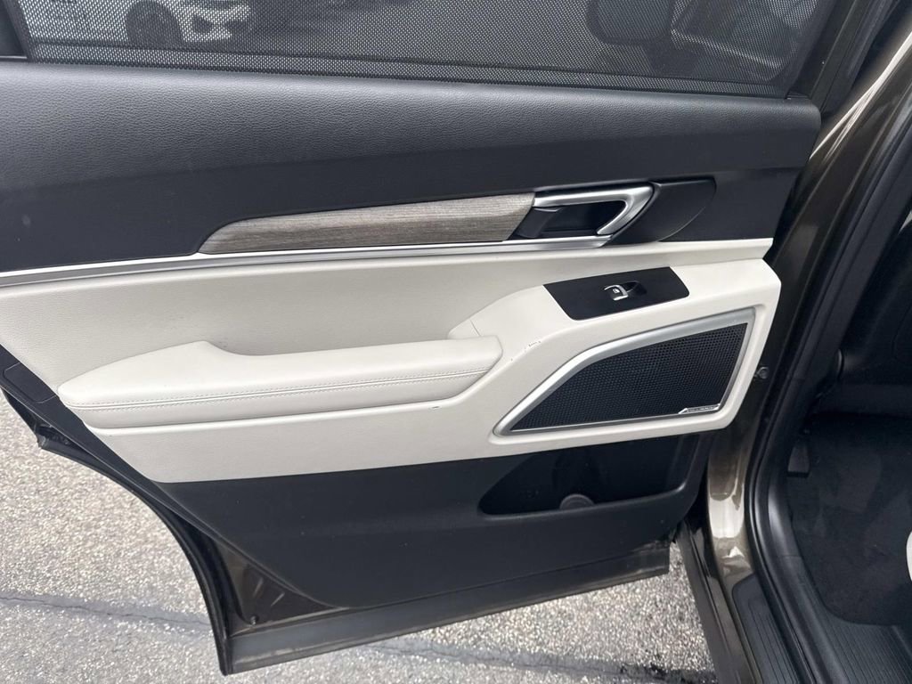 Used 2022 Kia Telluride EX image 16