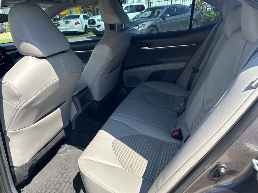 Used 2022 Toyota Camry SE image 13