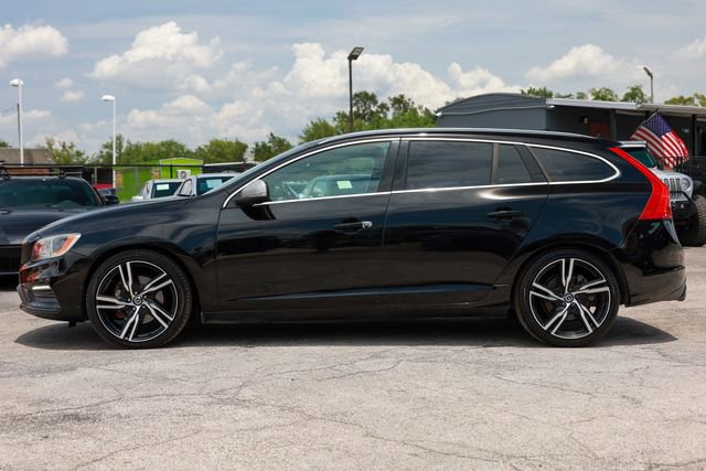 Used 2017 Volvo V60 T6 R-Design Platinum AWD/4WD image 4