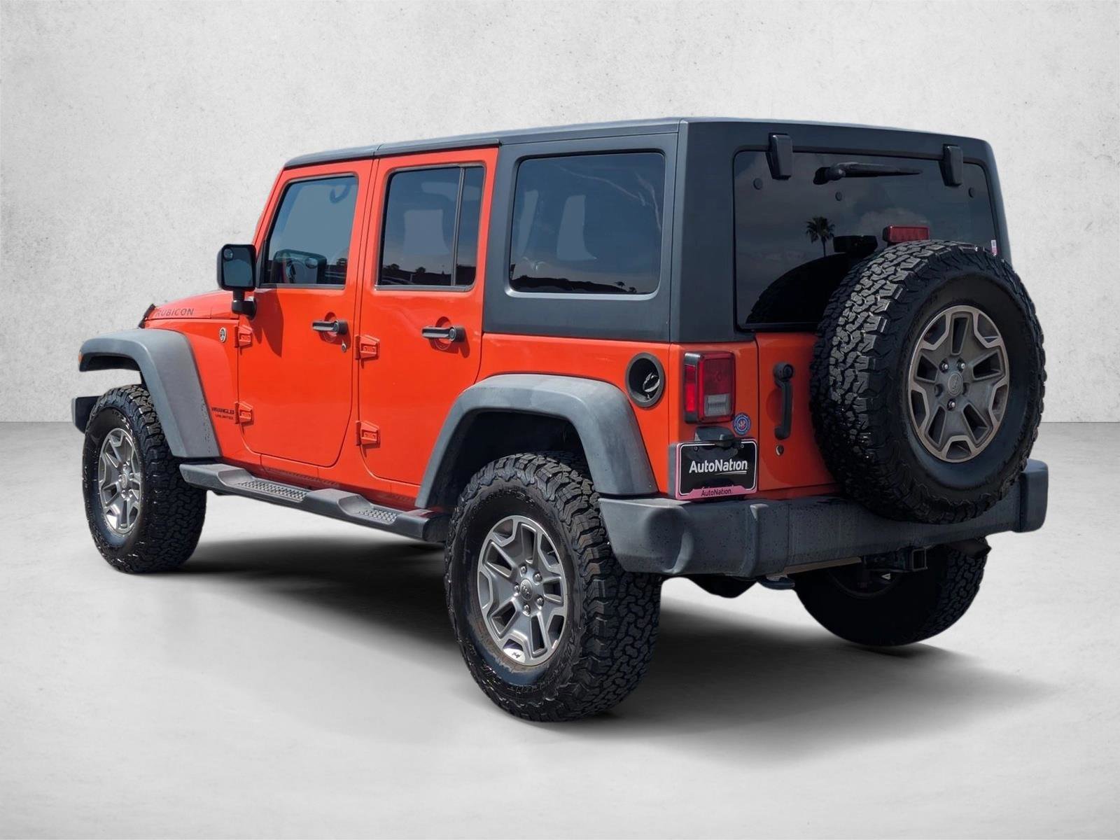 Used 2015 Jeep Wrangler Unlimited Rubicon w/ Connectivity Group AWD/4WD image 8