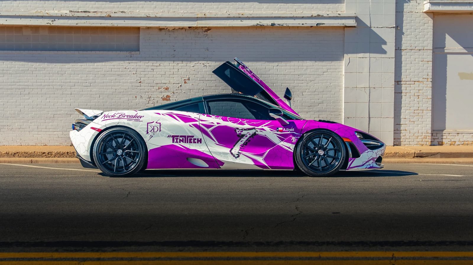 Used 2018 McLaren 720S RWD image 25