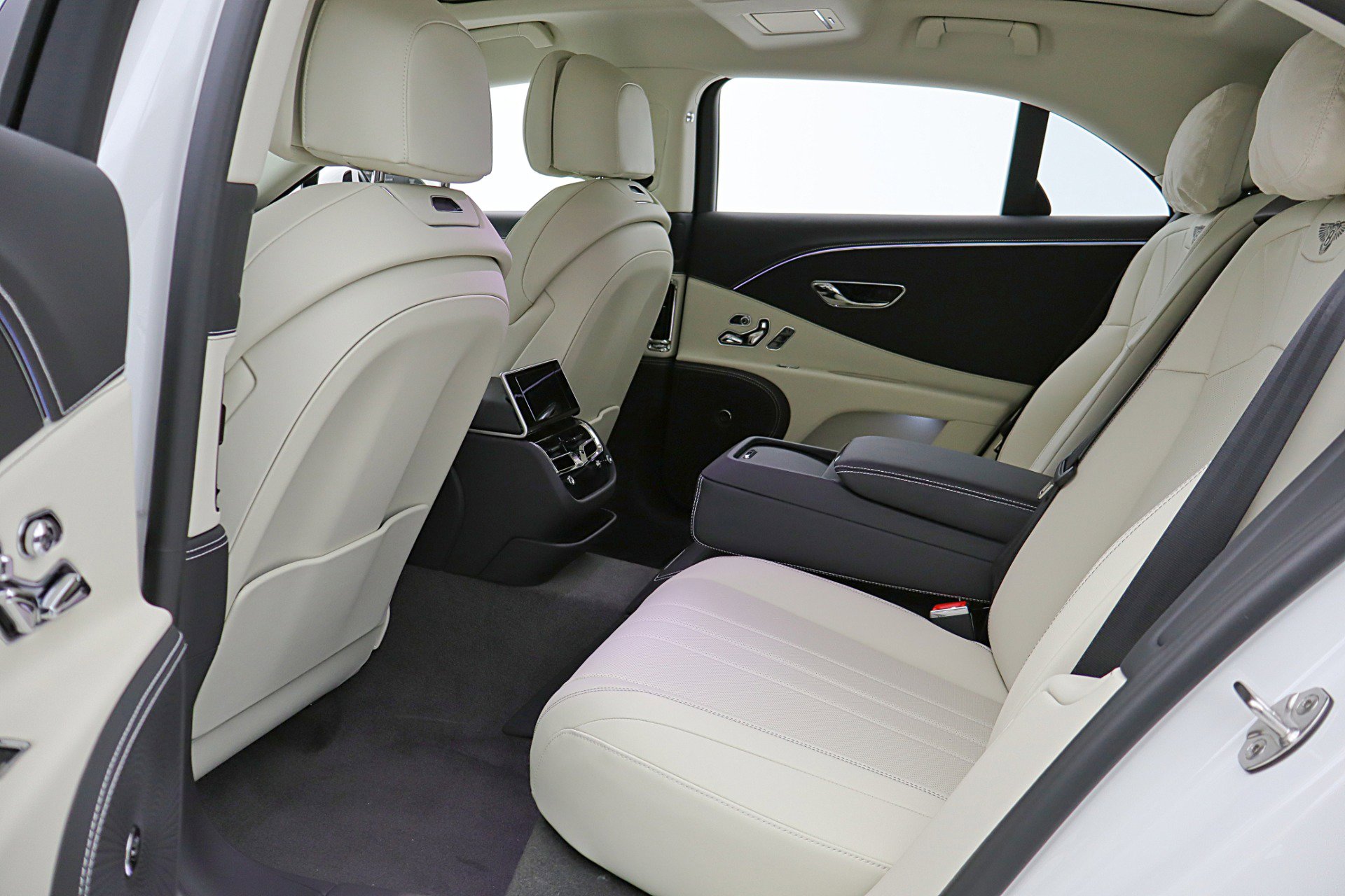 Used 2024 Bentley Flying Spur S V8 image 52