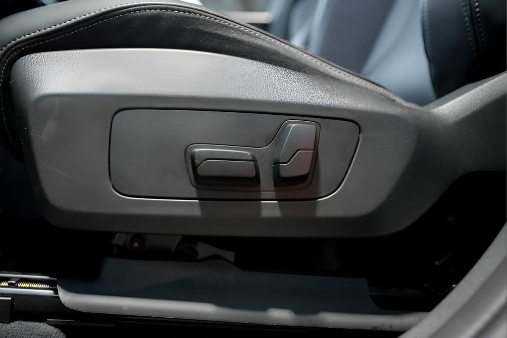 Used 2024 BMW X1 xDrive28i w/ M Sport Package image 28