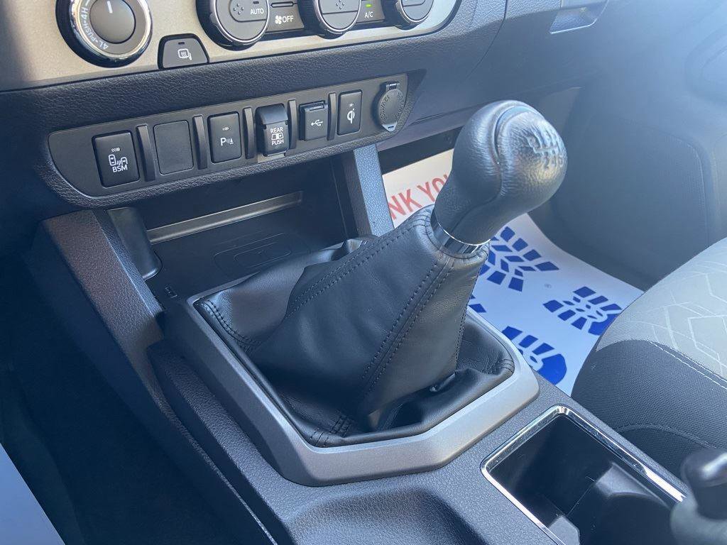 Used 2022 Toyota Tacoma TRD Sport image 31