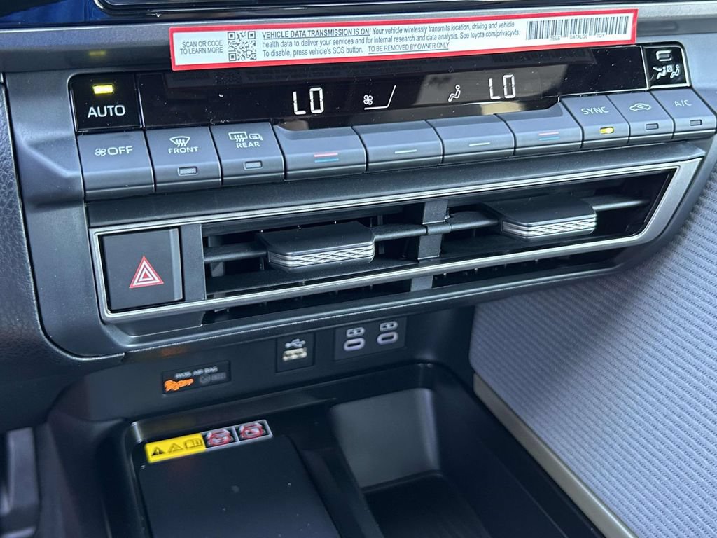 New 2026 Toyota Camry Hybrid FWD image 23