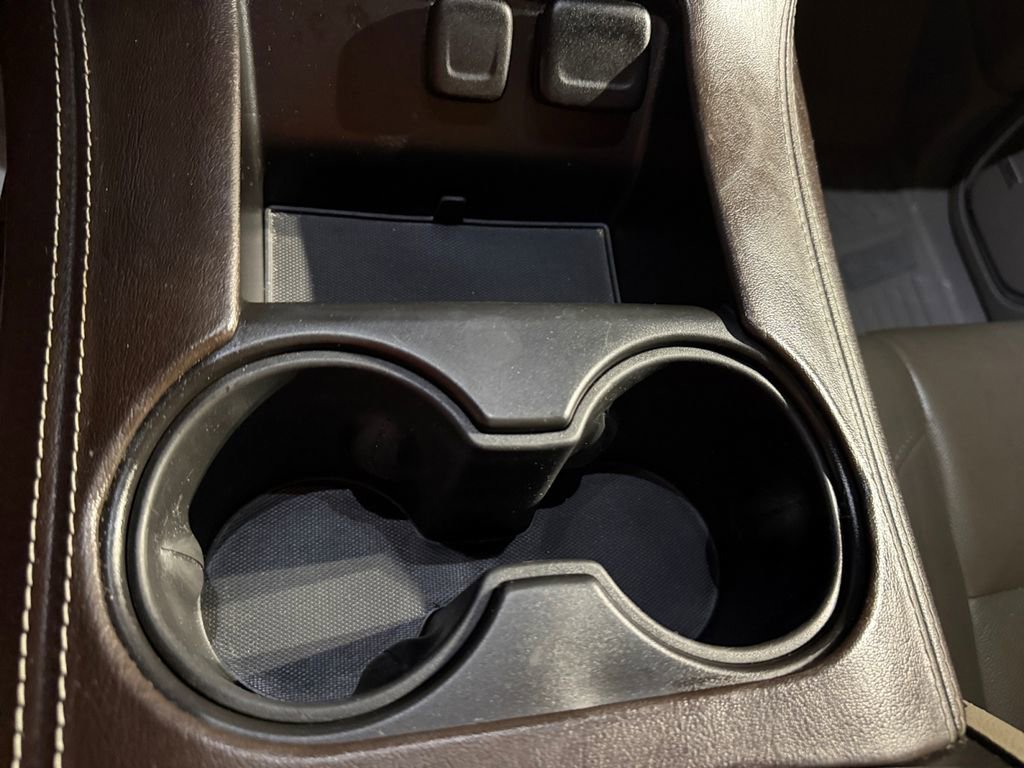 Used 2017 Chevrolet Suburban LT image 12