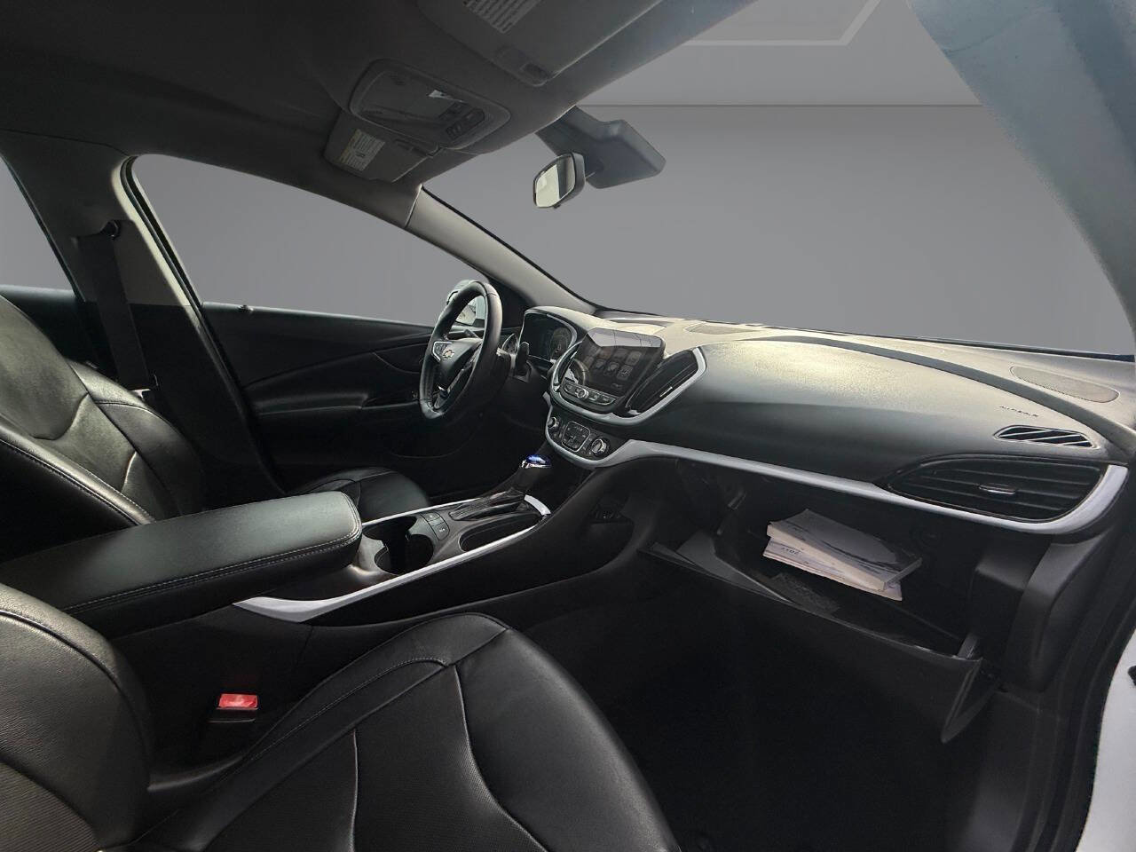Used 2017 Chevrolet Volt LT w/ Comfort Package FWD image 36